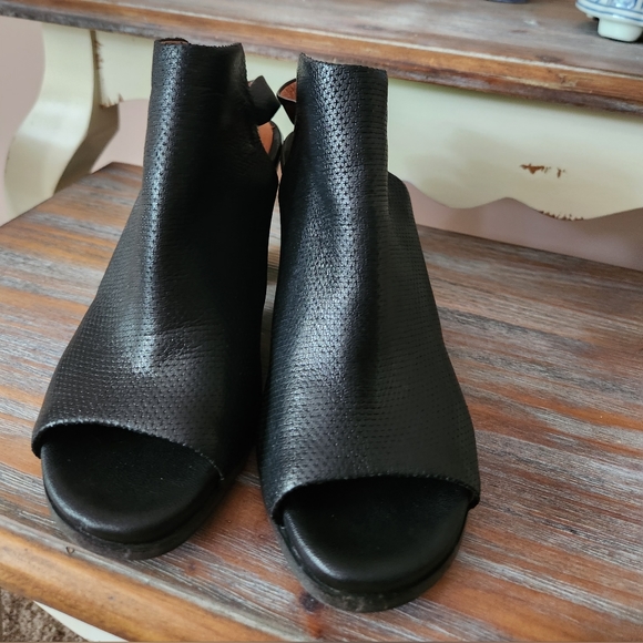 Gentle Souls shoes - Picture 5 of 10